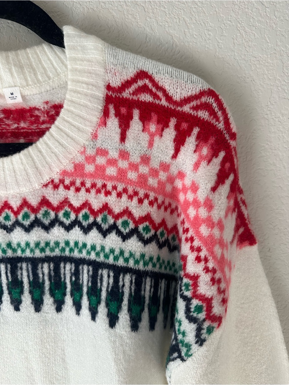 Gap NWOT Women's Fair Isle Sweater with Red & Green Pattern size M